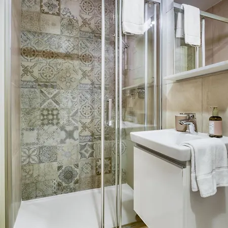 Grebovka Parkside By Rentez Apartament
